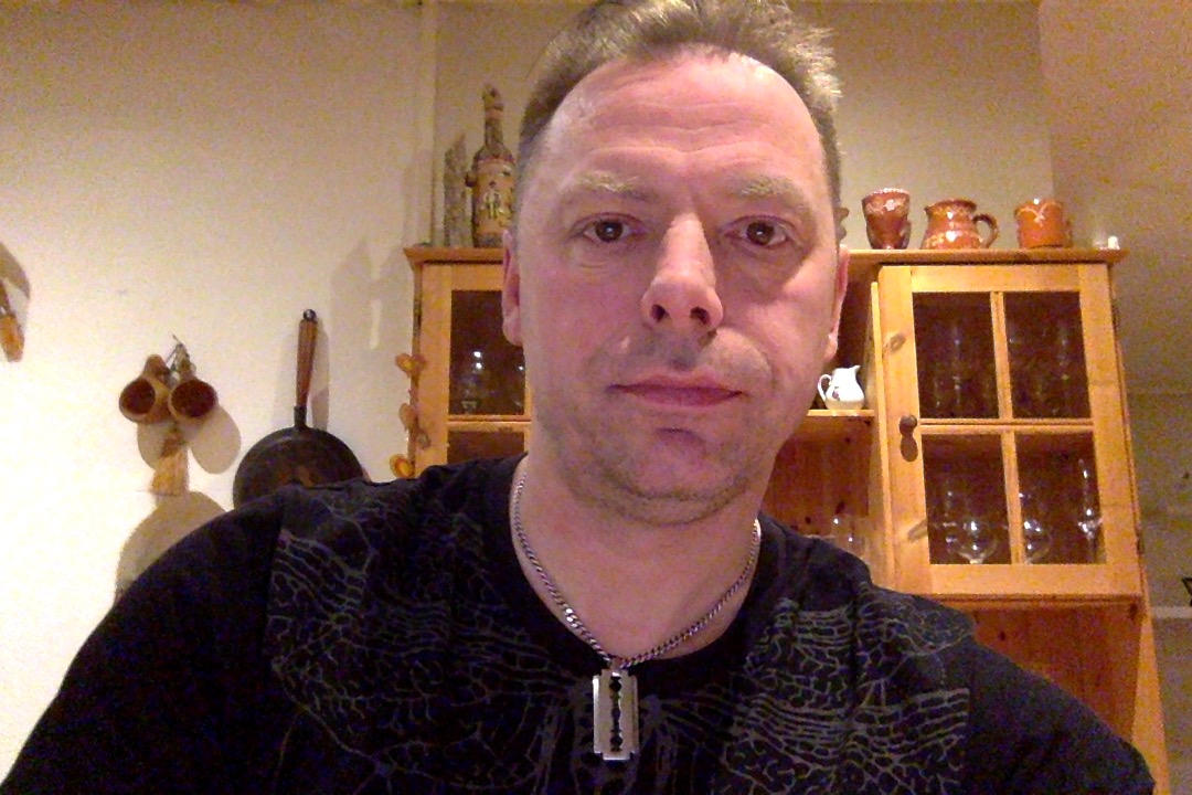 Krisztian Konszky style=